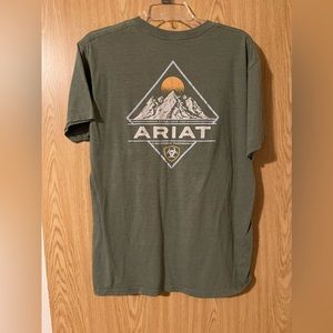 Ariat T-shirt | Size: L